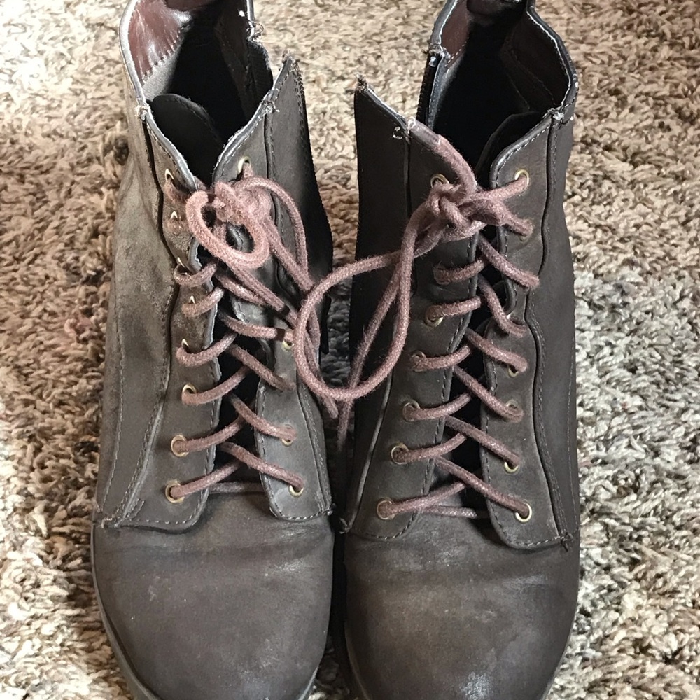 Soda chunky sole heel ankle boots
